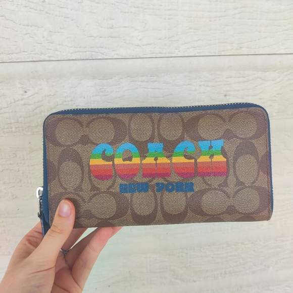 Coach New York Rainbow Signature Zip Around Wallet - Picture 1 of 3